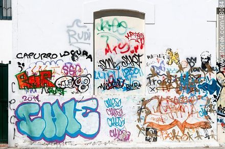 Graffitis - Department of Montevideo - URUGUAY. Photo #48084