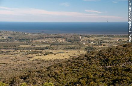 Vista del mar desde la Sierra de las Ánimas - Departamento de Maldonado - URUGUAY. Foto No. 48147