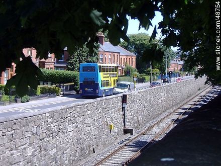 Railroad tracks and parallel street - Ireland - BRITISH ISLANDS. Foto No. 48754