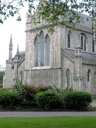 Lateral de una iglesia - ireland - ISLAS BRITÁNICAS. Foto No. 48723
