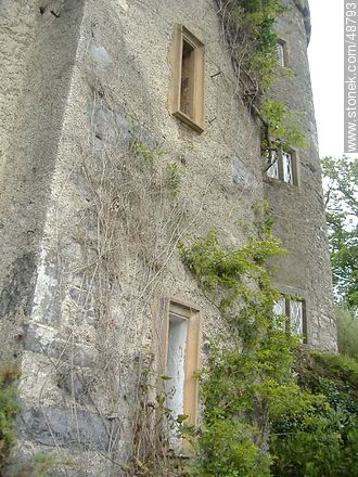 Old Castle in Malahide - Ireland - BRITISH ISLANDS. Photo #48793
