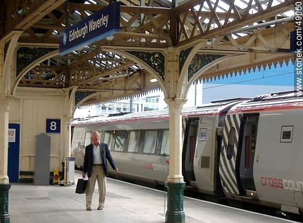 Estación de tren de Edimburgo. Edinburgh Waverley. - Escocia - ISLAS BRITÁNICAS. Foto No. 49060