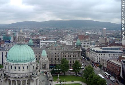 View from the Belfast Wheel. Domes of Belfast. Belfast City Hall. Scottish Providence Institution. - North Ireland - BRITISH ISLANDS. Foto No. 49192