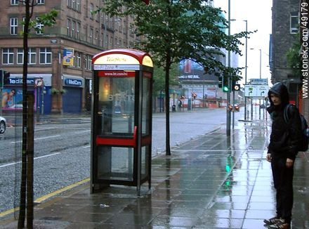 Phone booth on a rainy day - North Ireland - BRITISH ISLANDS. Photo #49179