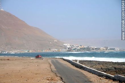 Pacific Ocean Coast in Arica from ex island El Alacrán. - Chile - Others in SOUTH AMERICA. Photo #49649