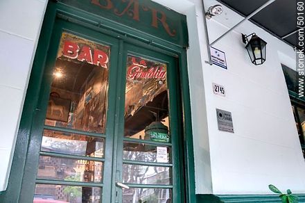 Bar y Almacén La Giraldita. - Departamento de Montevideo - URUGUAY. Foto No. 50160
