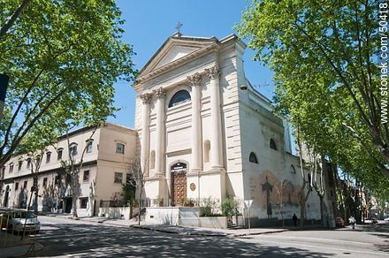 Parroquia San José y San Maximiliano Kolbe (Conventuales) en Canelones y Héctor Gutiérrez Ruiz - Departamento de Montevideo - URUGUAY. Foto No. 50418