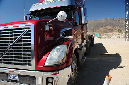 Volvo truck - Chile - Others in SOUTH AMERICA. Photo #50625