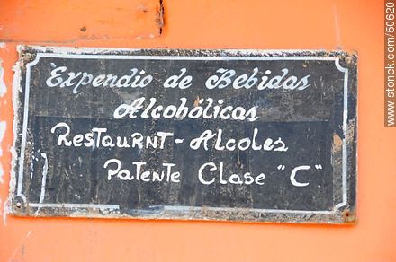 Sale of alcoholic beverages - Chile - Others in SOUTH AMERICA. Photo #50620