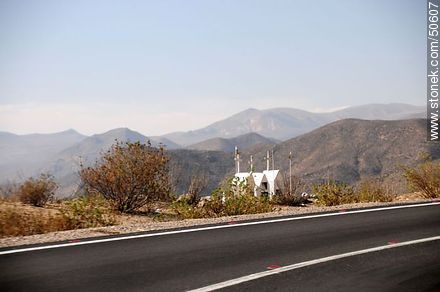 Tres animitas en ruta 11 - Chile - Otros AMÉRICA del SUR. Foto No. 50607