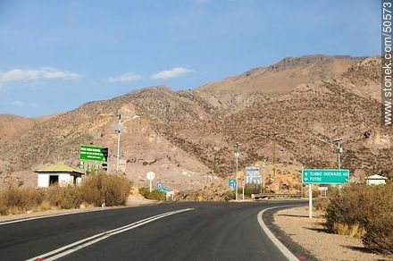 Salida de ruta 11 hacia Putre. Tambo Quemado (frontera boliviana) 60km. - Chile - Otros AMÉRICA del SUR. Foto No. 50573