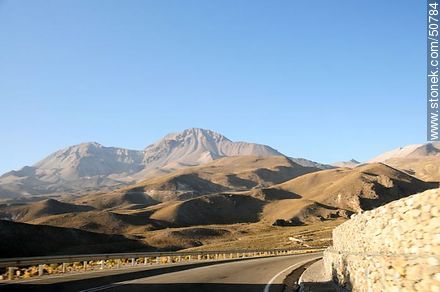 Volcán Tarapacá. Ruta 11 hacia Bolivia. Altitud: 4000m - Chile - Otros AMÉRICA del SUR. Foto No. 50784