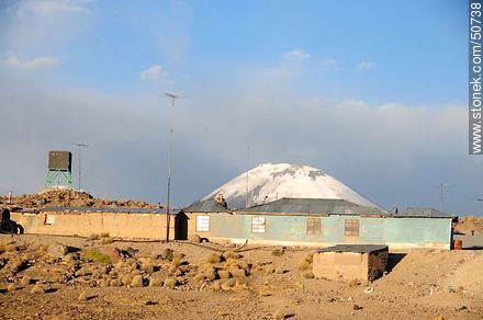 Copihué y el volcán Parinacota - Chile - Otros AMÉRICA del SUR. Foto No. 50738