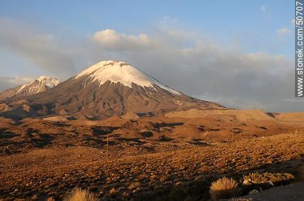 Volcán Parinacota al atardecer - Chile - Otros AMÉRICA del SUR. Foto No. 50707