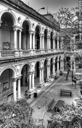 Facultad de Derecho. - Departamento de Montevideo - URUGUAY. Foto No. 50910