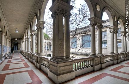 School of Law. Second-floor hallways. - Department of Montevideo - URUGUAY. Photo #50953