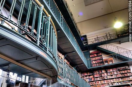 Facultad de Derecho. Biblioteca. - Departamento de Montevideo - URUGUAY. Foto No. 50894