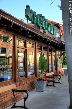 20th Street. Restaurant Los Caracoles. - Punta del Este and its near resorts - URUGUAY. Photo #51043