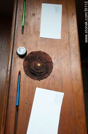 Old school desk with metal pens, ink, and test sheets - Department of Montevideo - URUGUAY. Foto No. 51112