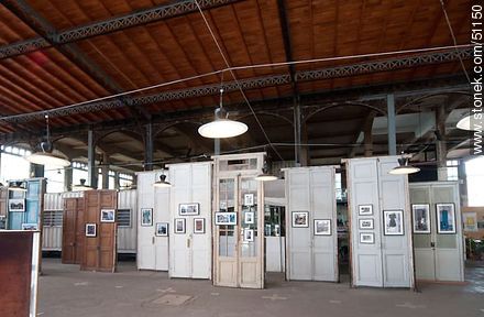 Photographic exhibition in Mercado Agrícola. - Department of Montevideo - URUGUAY. Photo #51150