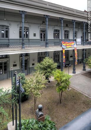 Vista desde el segundo piso del IAVA - Departamento de Montevideo - URUGUAY. Foto No. 51228