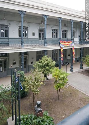 Vista desde el segundo piso del IAVA - Departamento de Montevideo - URUGUAY. Foto No. 51227