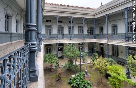 Vista desde el segundo piso del IAVA - Departamento de Montevideo - URUGUAY. Foto No. 51224