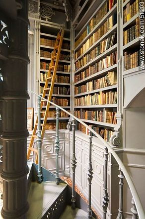 Library of IAVA. Spiral staircase. - Department of Montevideo - URUGUAY. Foto No. 51203