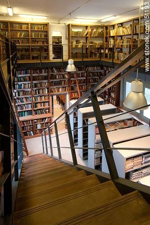 Library of IAVA. - Department of Montevideo - URUGUAY. Photo #51193