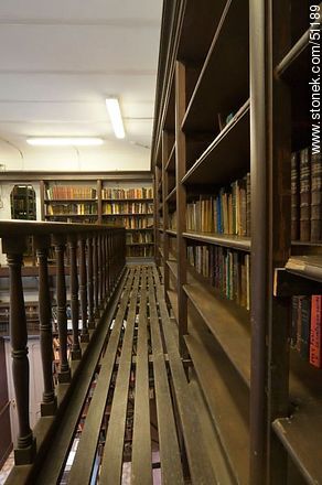 Library of IAVA. - Department of Montevideo - URUGUAY. Foto No. 51189