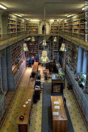 Library of IAVA.  - Department of Montevideo - URUGUAY. Foto No. 51182