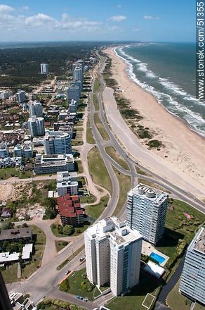 Avenida Chiverta y Rambla de la Playa Brava - Punta del Este y balnearios cercanos - URUGUAY. Foto No. 51355