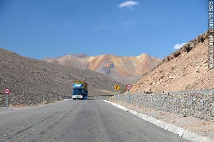 Ruta 11. Valla contra el desprendimiento de piedras - Chile - Otros AMÉRICA del SUR. Foto No. 51626