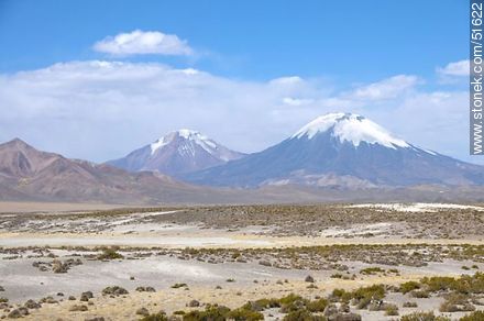 Volcanes Pomerape y Parinacota de la cadena de Nevados de Payachatas. - Chile - Otros AMÉRICA del SUR. Foto No. 51622