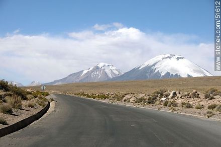 Volcanes Pomerape y Parinacota de la cadena de Nevados de Payachatas. - Chile - Otros AMÉRICA del SUR. Foto No. 51612