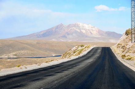 Ruta 11 y el volcán Quisiquisini. - Chile - Otros AMÉRICA del SUR. Foto No. 51769