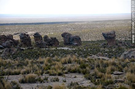 Rocas aisladas en el altiplano - Bolivia - Otros AMÉRICA del SUR. Foto No. 51838