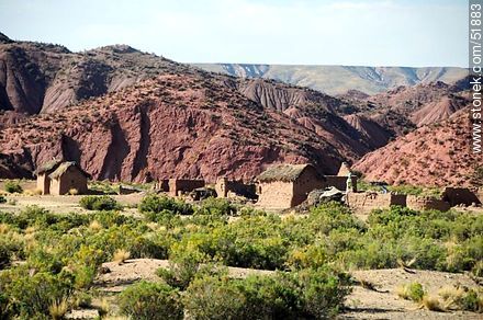 Construcciones en ladrillo de arcilla y la geografía particular del altiplano boliviano - Bolivia - Otros AMÉRICA del SUR. Foto No. 51883