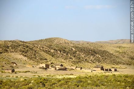 Viviendas construidas con materiales de la zona - Bolivia - Otros AMÉRICA del SUR. Foto No. 51871