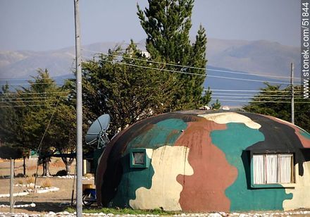 Facilities Bolivian army. Construction units in the form of egg. - Bolivia - Others in SOUTH AMERICA. Foto No. 51844