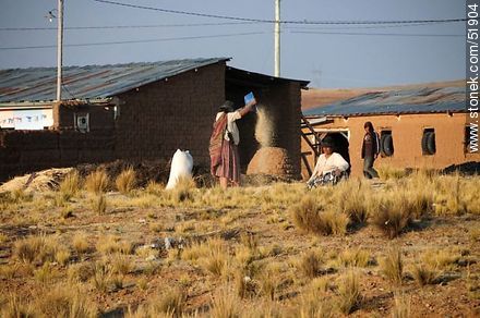 Campesinas en trabajo de campo boliviano - Bolivia - Otros AMÉRICA del SUR. Foto No. 51904
