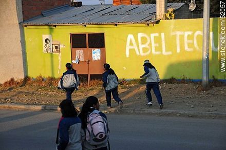 El Alto. Young women high school students. - Bolivia - Others in SOUTH AMERICA. Foto No. 52057