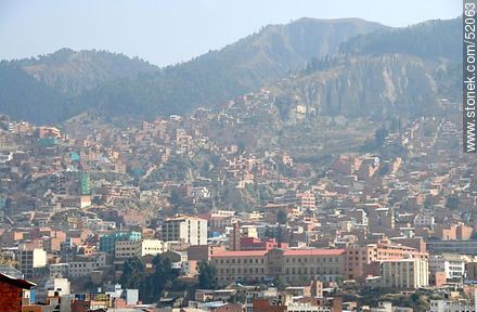 View of La Paz a foggy day. - Bolivia - Others in SOUTH AMERICA. Foto No. 52063