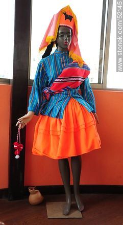 Manequí con uno de los trajes indígenas típicos bolivianos - Bolivia - Otros AMÉRICA del SUR. Foto No. 52145