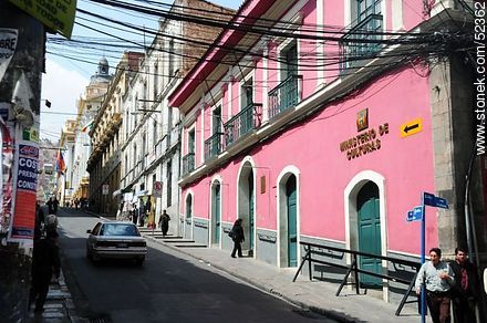 Ministerio de Culturas en la calle Ayacucho (continuación Bolívar) y Potosí. - Bolivia - Otros AMÉRICA del SUR. Foto No. 52362