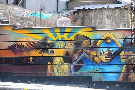 Graffiti outside the Palace Hall. Municipal Government of La Paz. City Hall. Mercado Street. - Bolivia - Others in SOUTH AMERICA. Photo #52347