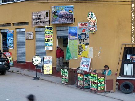 Currency exchange at Av. 6 de Agosto in Copacabana, Bolivia - Bolivia - Others in SOUTH AMERICA. Photo #52382