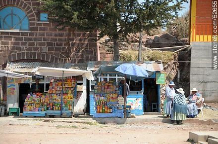 Tiquina. Cholas talking. Kiosks selling refreshments. - Bolivia - Others in SOUTH AMERICA. Photo #52655