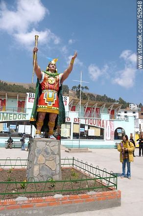 San Pedro de Tiquina. Statue of Inca Manco Kapac. - Bolivia - Others in SOUTH AMERICA. Photo #52648