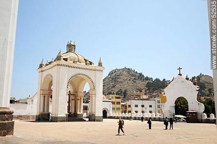 Basilica of Our Lady of Copacabana - Bolivia - Others in SOUTH AMERICA. Foto No. 52535